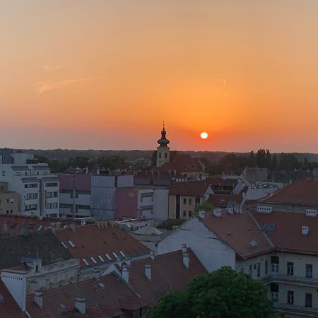 Origo Apartamento Győr Exterior foto