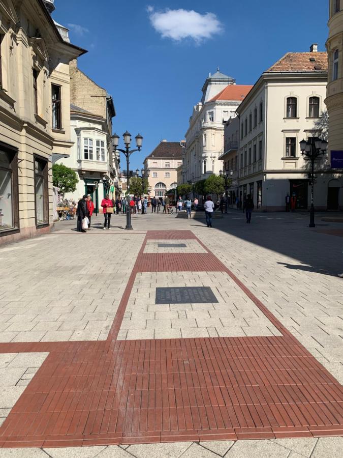 Origo Apartamento Győr Exterior foto