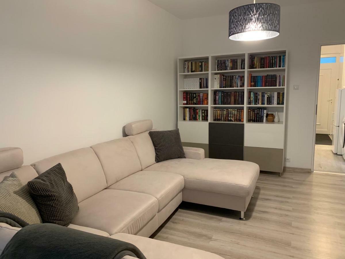 Origo Apartamento Győr Exterior foto