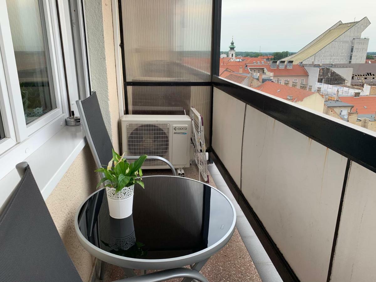 Origo Apartamento Győr Exterior foto