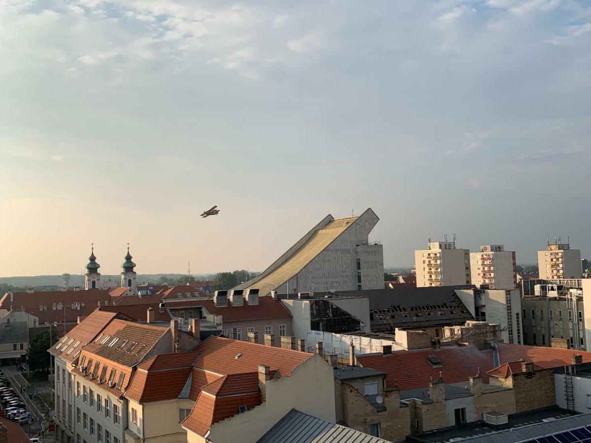 Origo Apartamento Győr Exterior foto