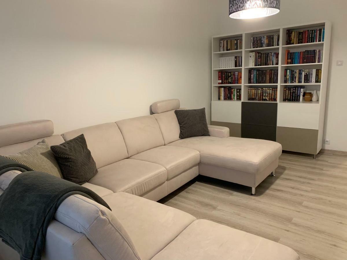 Origo Apartamento Győr Exterior foto