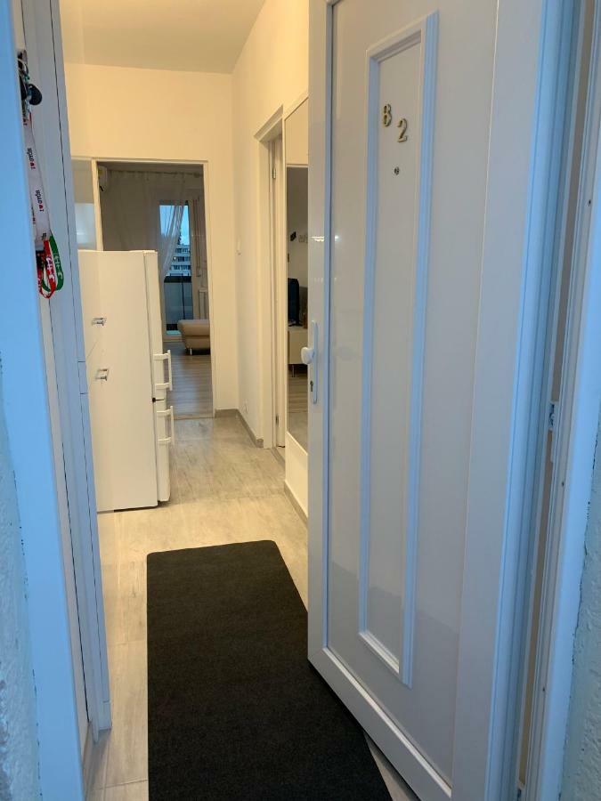 Origo Apartamento Győr Exterior foto