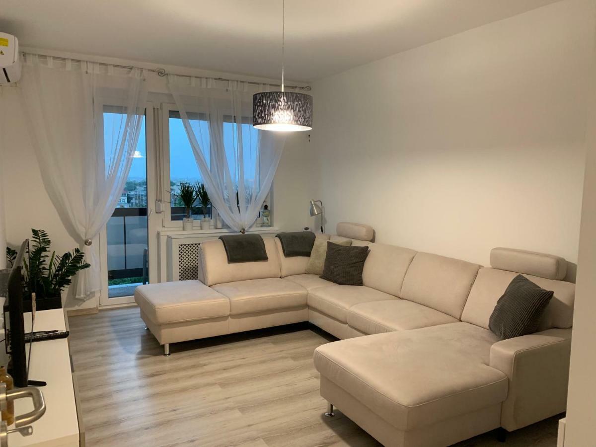 Origo Apartamento Győr Exterior foto
