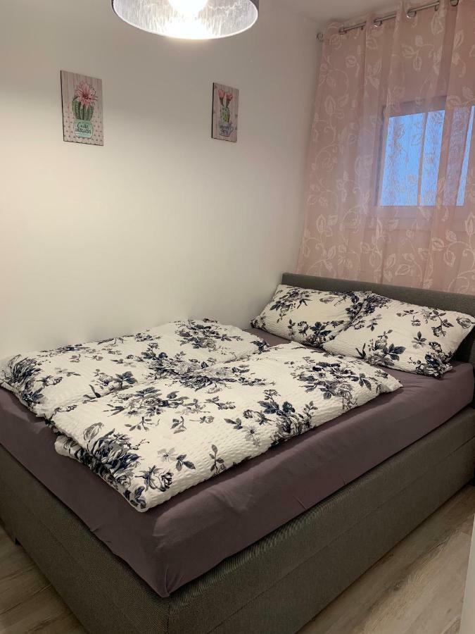 Origo Apartamento Győr Exterior foto
