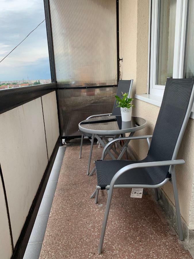 Origo Apartamento Győr Exterior foto
